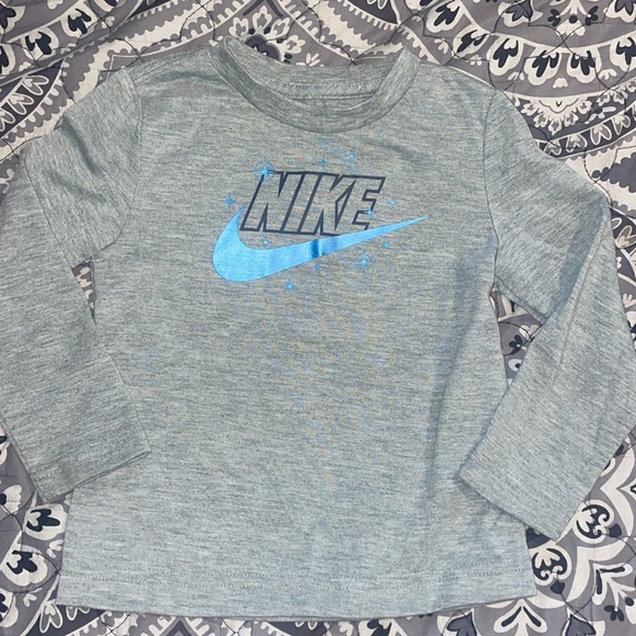 Nike long sleeve tees - Picture 3 of 4